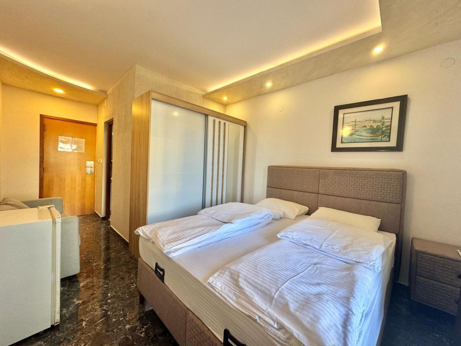 Beachfront Hotel Palma - Jaz Budva Eksteriør billede